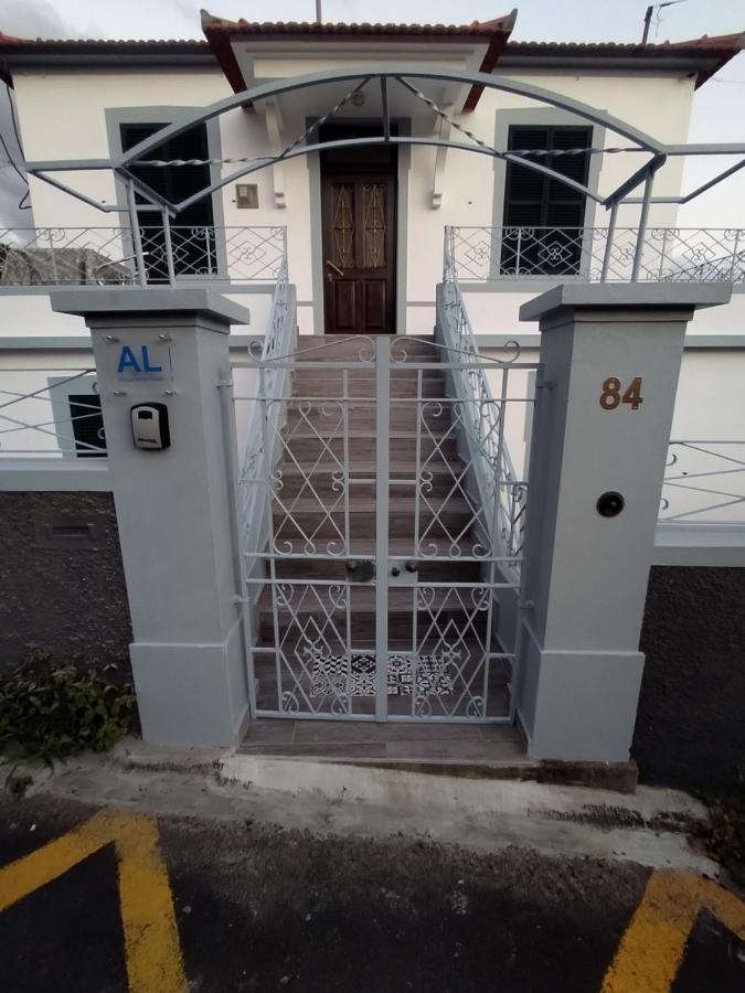 Bus Stop House 84 푼샬 외부 사진