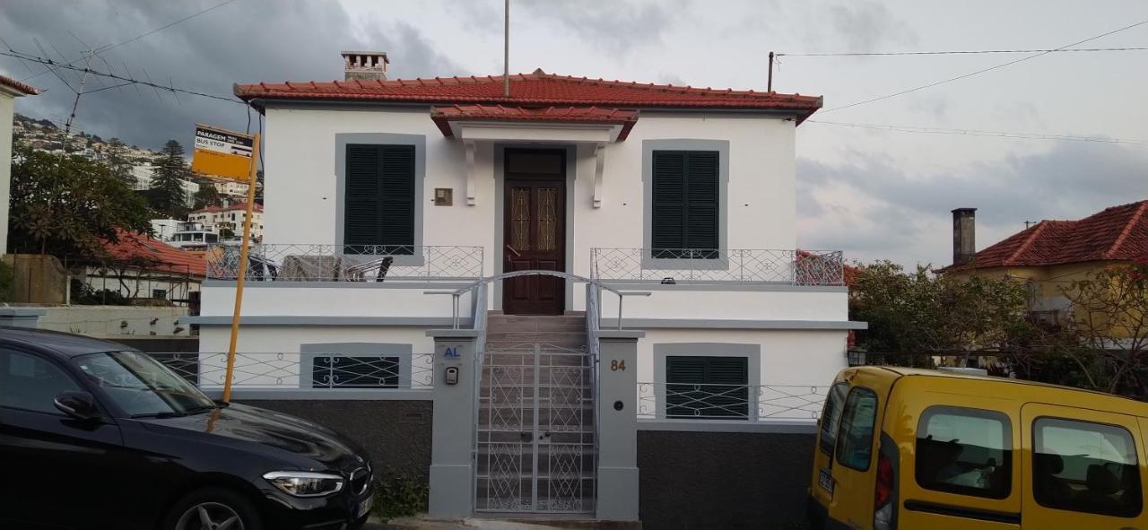 Bus Stop House 84 푼샬 외부 사진